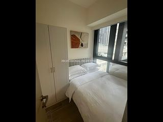 Sai Ying Pun - The Queens 11