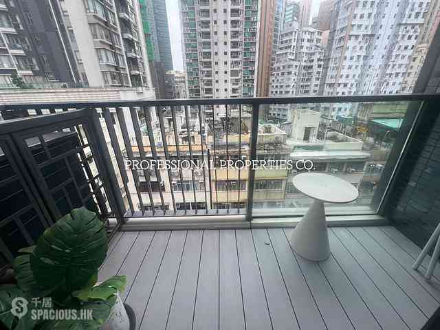 Sai Ying Pun - The Queens 12