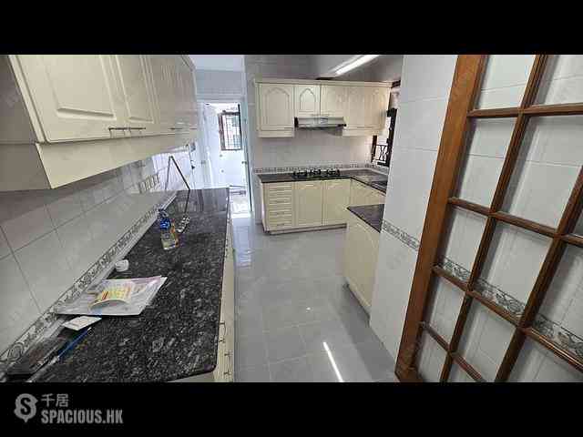 Mid Levels Central - Right Mansion 16