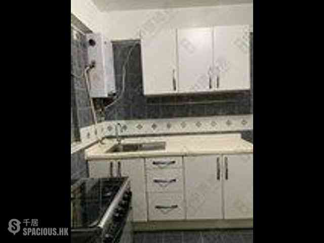 Pok Fu Lam - Baguio Villa Block 21 02