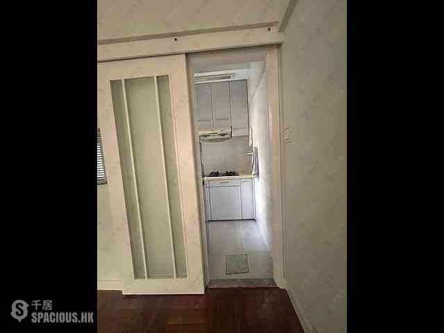 Mid Levels West - Bonham Court 04