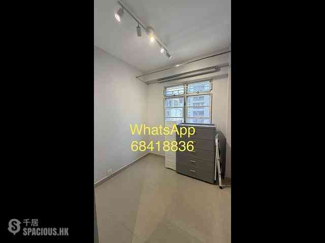 Sai Ying Pun - Fung Yat Building 05