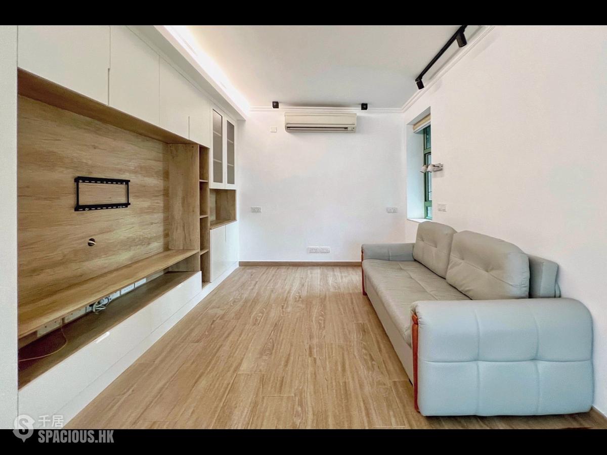 Wan Chai - Royal Court 01