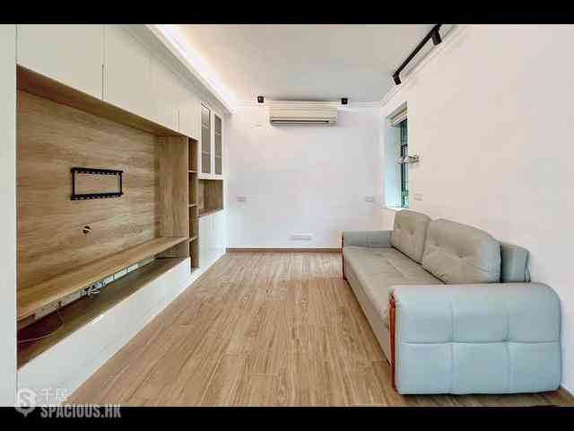 Wan Chai - Royal Court 01