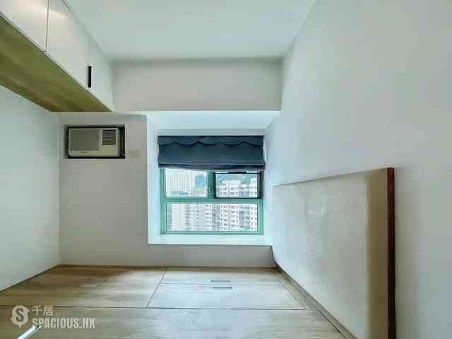 Wan Chai - Royal Court 05