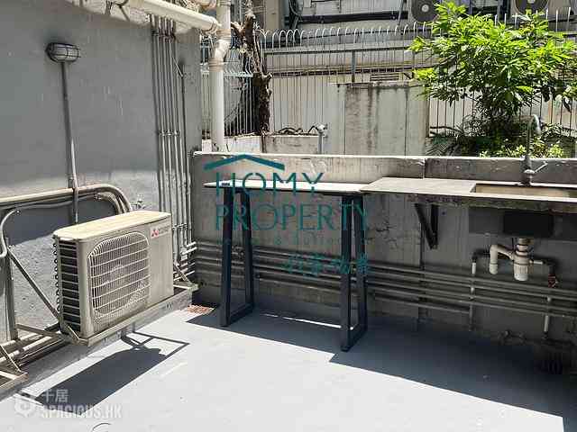 Sheung Wan - 256-258, Hollywood Road 08
