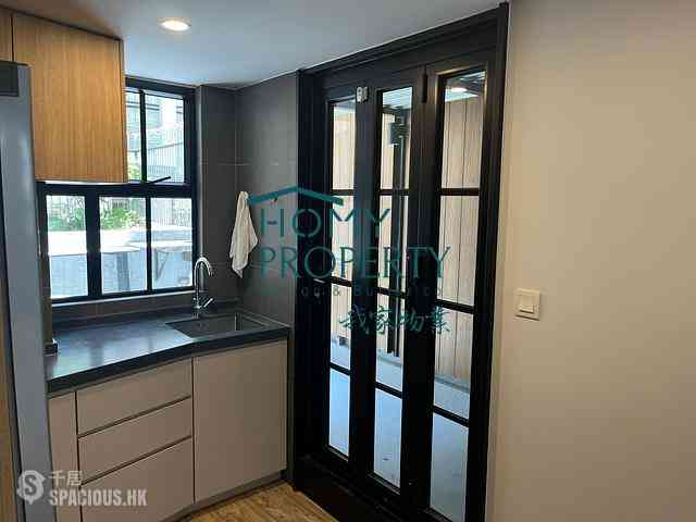 Sheung Wan - 256-258, Hollywood Road 06