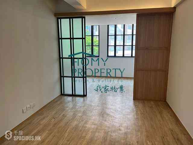 Sheung Wan - 256-258, Hollywood Road 01