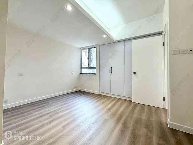 Mid Levels West - Realty Gardens Rome Court (Block 4) Rome Court 08