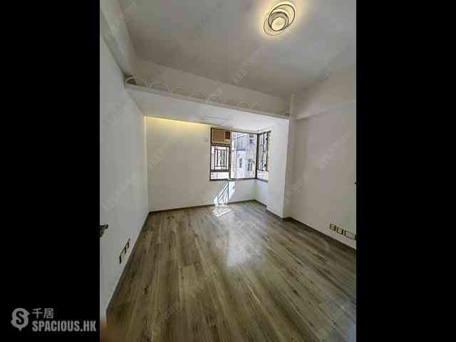 Mid Levels West - King's Garden 17