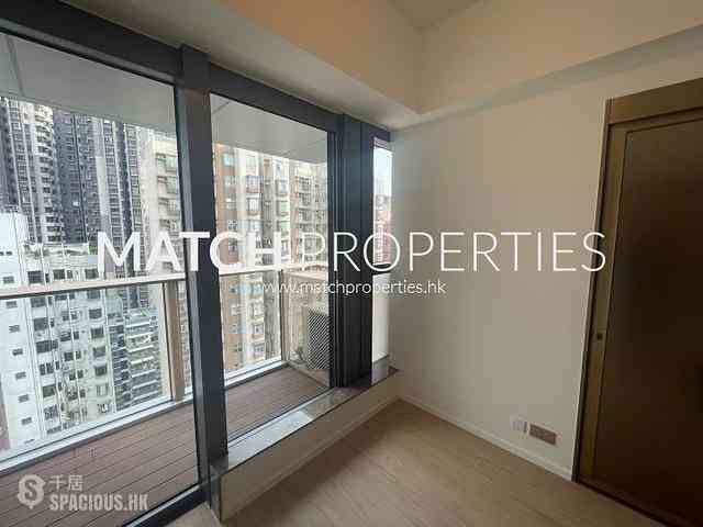 Sai Ying Pun - Des Voeux W Residence 01