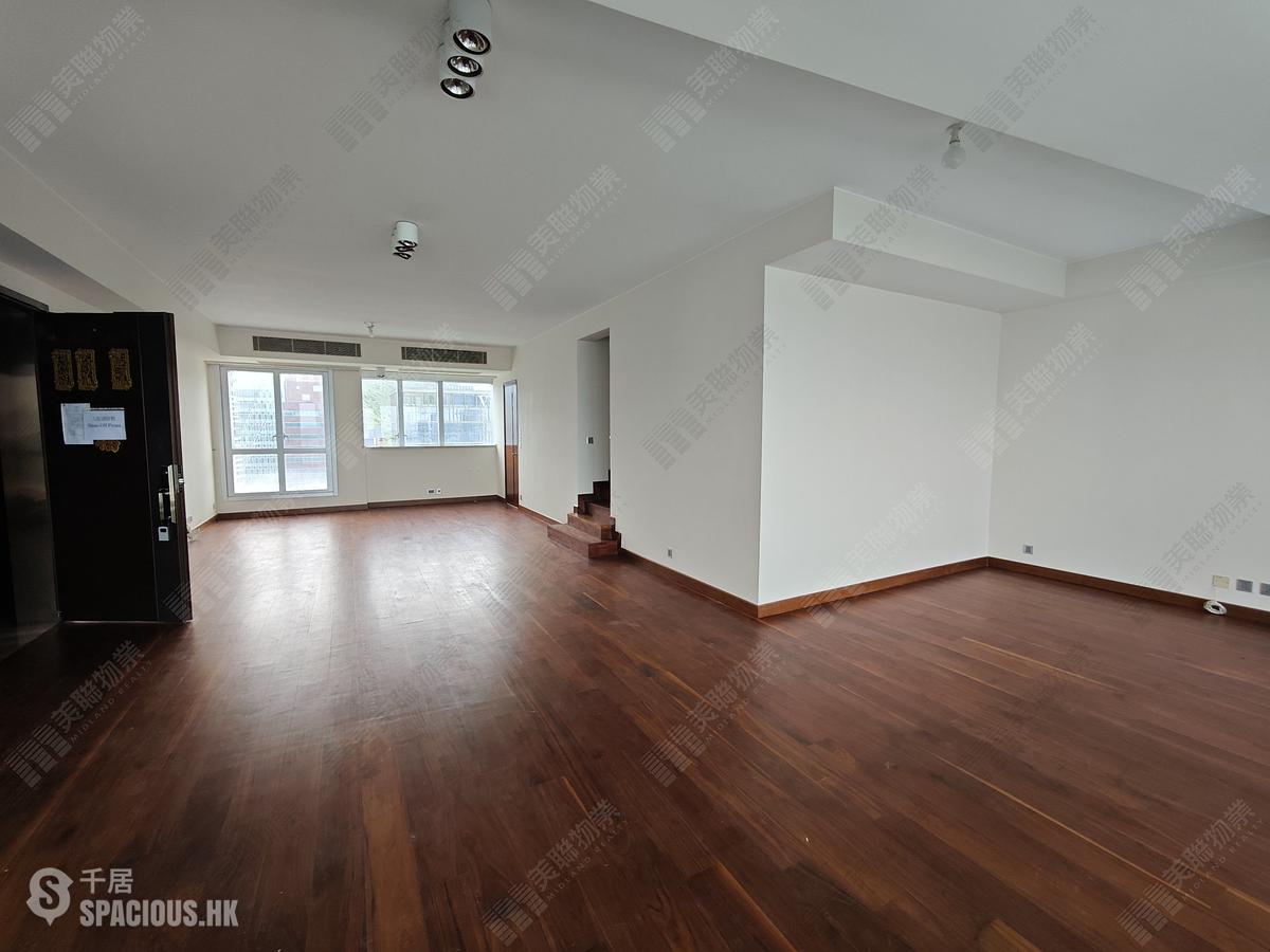 Wong Chuk Hang - Marinella 01