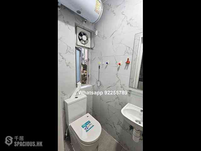 Sai Ying Pun - Tung Cheung Building 07