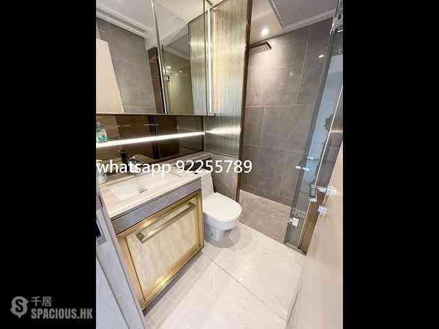 Sai Ying Pun - King's Hill 06