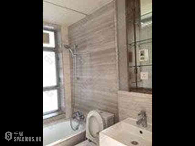 Sai Ying Pun - Island Crest Block 2 03