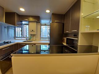 Sai Ying Pun - Golden Phoenix Court 06