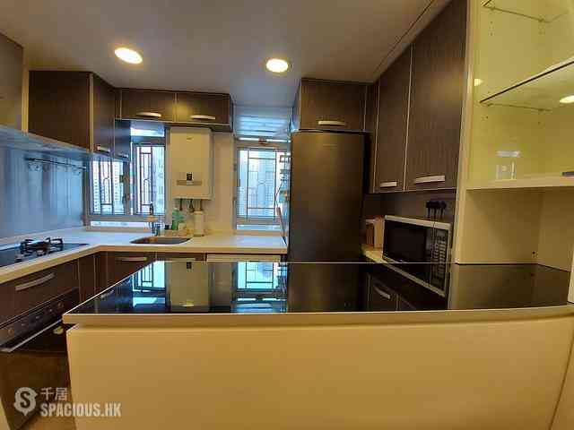 Sai Ying Pun - Golden Phoenix Court 06