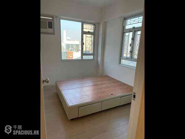 Sai Ying Pun - Golden Phoenix Court 09