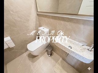 The Peak - Strawberry Hill 07