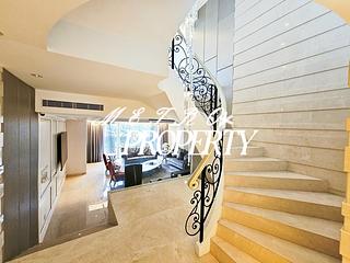 The Peak - Strawberry Hill 14