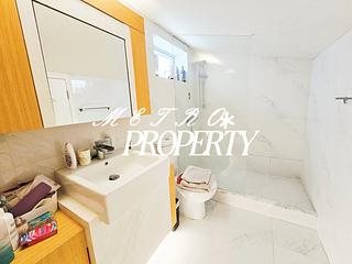 The Peak - Strawberry Hill 18
