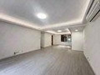 Mid Levels Central - Right Mansion 04