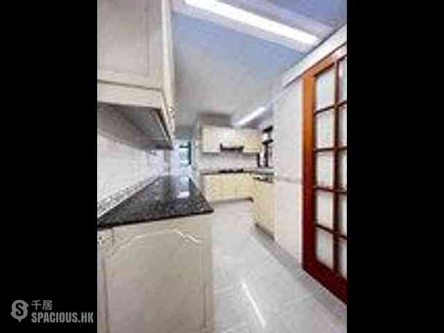 Mid Levels Central - Right Mansion 09