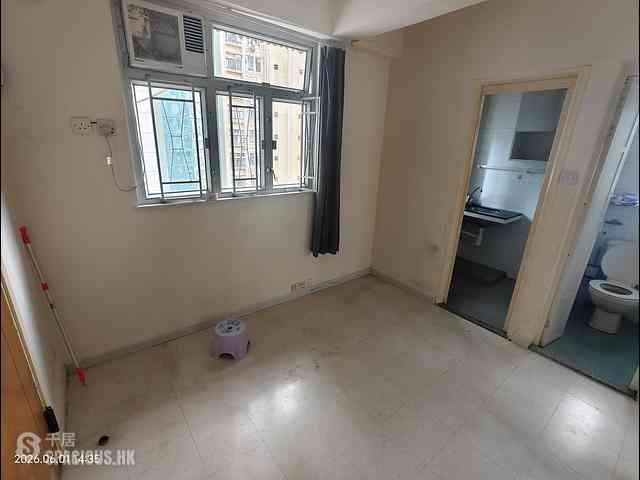 Sai Ying Pun - Lai On Building 02