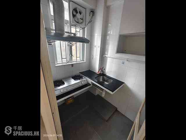 Sai Ying Pun - Lai On Building 05