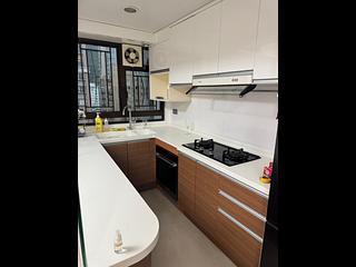 Mid Levels Central - Robinson Heights Block 3 07