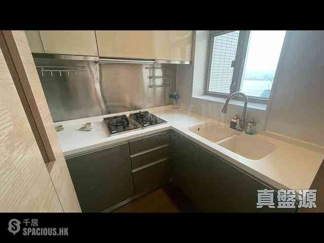 Sai Ying Pun - Island Crest Block 1 07