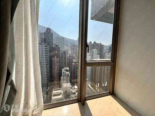 Sai Ying Pun - Island Crest 05
