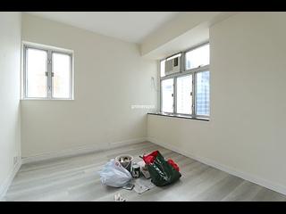 Soho - Ying Pont Building 03