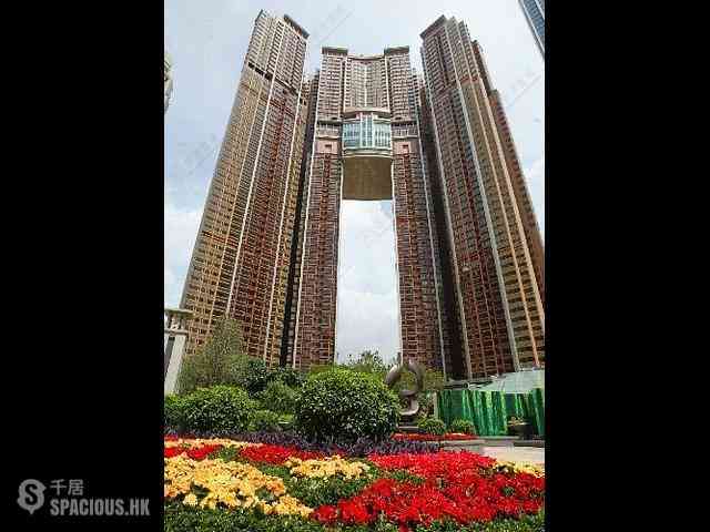 West Kowloon - The Arch 15