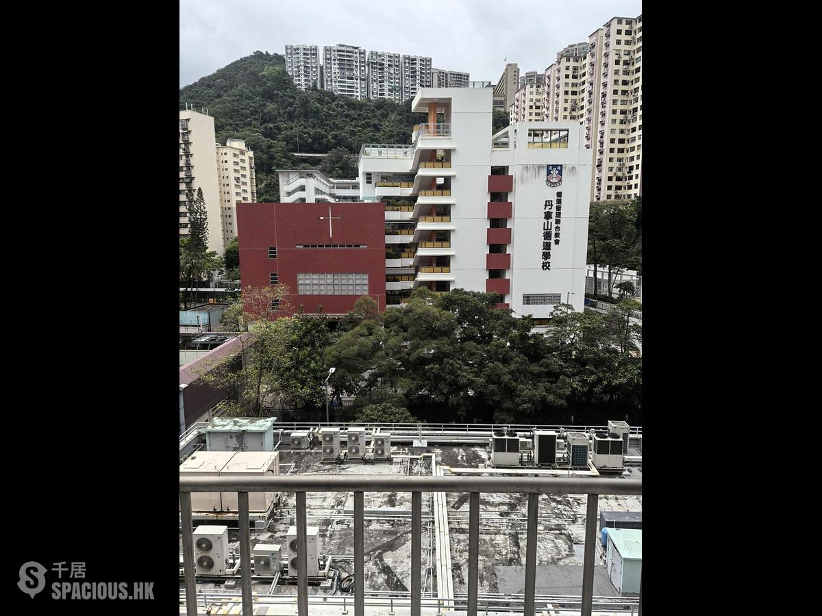Quarry Bay - Elegance House 01