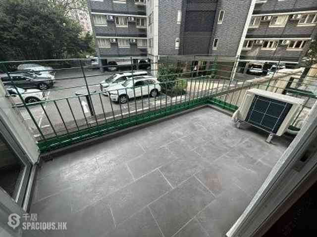 Mid Levels Central - Welsby Court 01