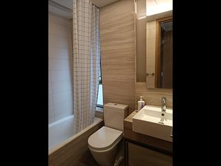 Sai Ying Pun - Island Crest Block 2 04