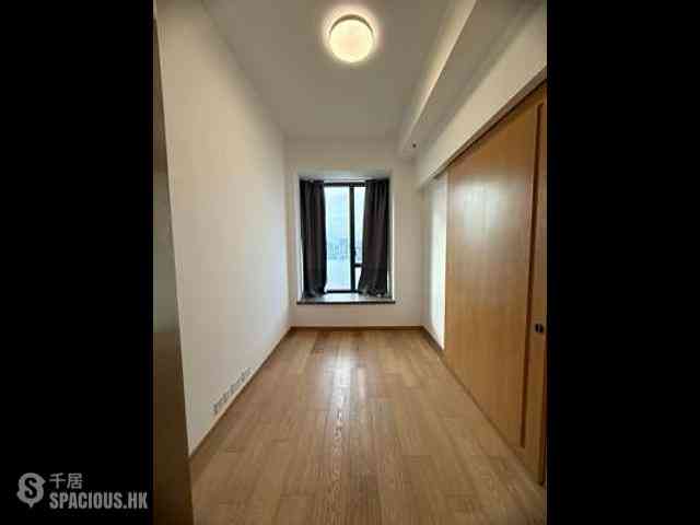 Wan Chai - The Gloucester 10