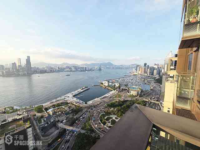 Wan Chai - The Gloucester 02