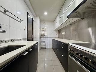 Mid Levels West - Parkway Court 21
