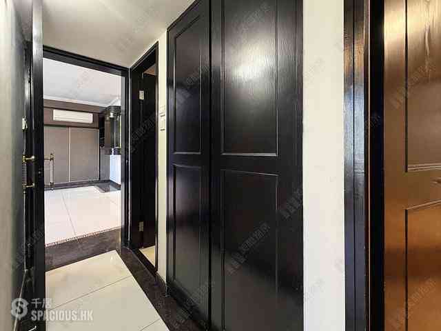 Mid Levels West - Parkway Court 28