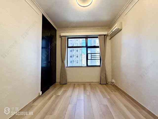 Mid Levels West - Parkway Court 41
