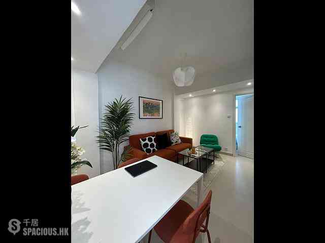 Wan Chai - Glory House 18