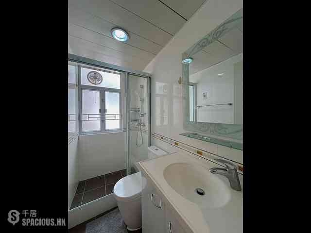Wan Chai - Glory House 24