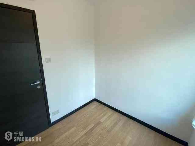 Sai Ying Pun - Centre Place 07