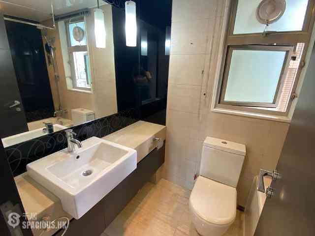 Sai Ying Pun - Centre Place 09