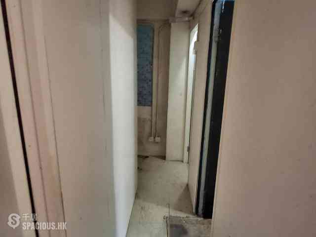 Causeway Bay - 26-28, Russell Street 01