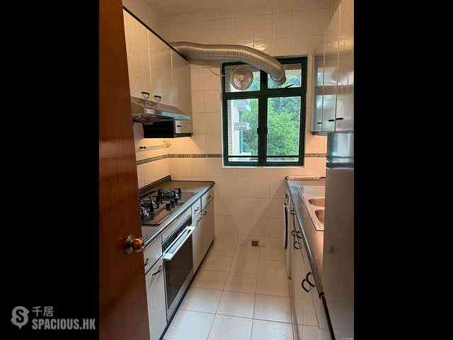 Mid Levels Central - Hillsborough Court 04