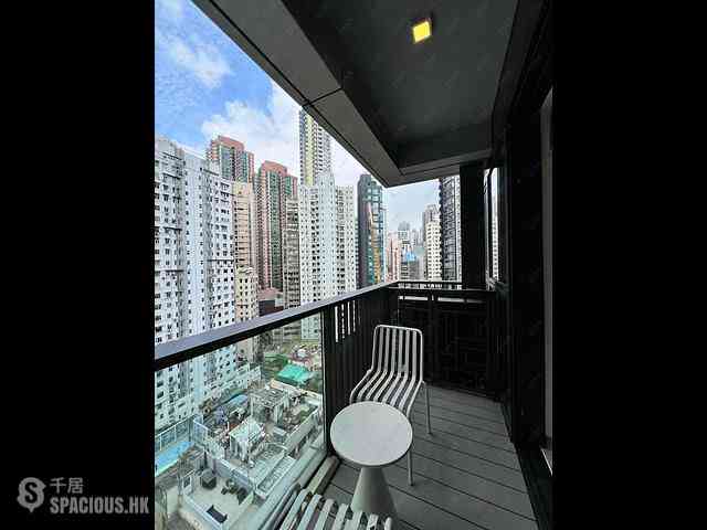 Sai Ying Pun - The Queens 05