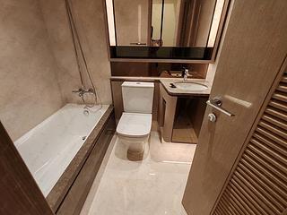 Wong Chuk Hang - The Southside Phase 1 Southland Tower 2A 07